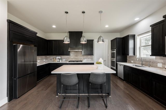 10611 N Sunrise Shores Lane, Cypress, TX 77433