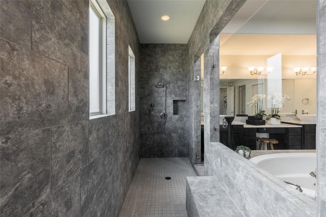 10611 N Sunrise Shores Lane, Cypress, TX 77433