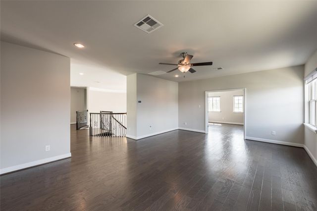 10611 N Sunrise Shores Lane, Cypress, TX 77433