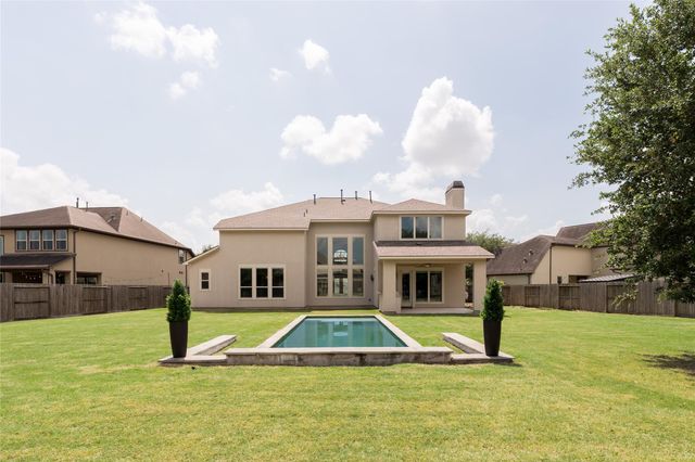 10611 N Sunrise Shores Lane, Cypress, TX 77433