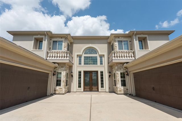 10611 N Sunrise Shores Lane, Cypress, TX 77433