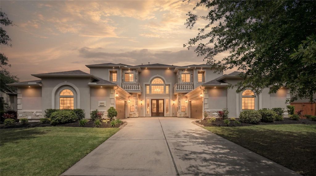 10611 N Sunrise Shores Lane, Cypress, TX 77433