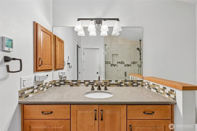 4315 210th Place NE, Sammamish, WA 98074
