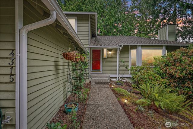 4315 210th Place NE, Sammamish, WA 98074