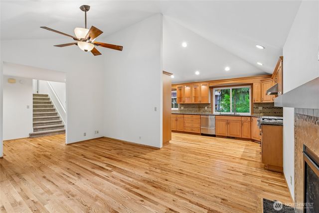 4315 210th Place NE, Sammamish, WA 98074