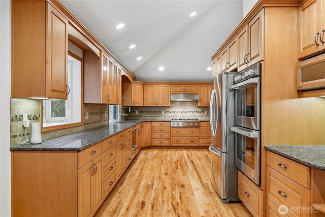 4315 210th Place NE, Sammamish, WA 98074