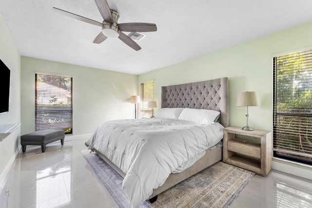 6387 Eastpointe Pines Street, Palm Beach Gardens, FL 33418