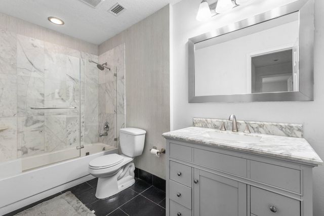 6387 Eastpointe Pines Street, Palm Beach Gardens, FL 33418