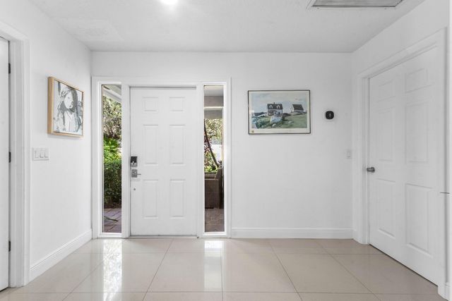 6387 Eastpointe Pines Street, Palm Beach Gardens, FL 33418