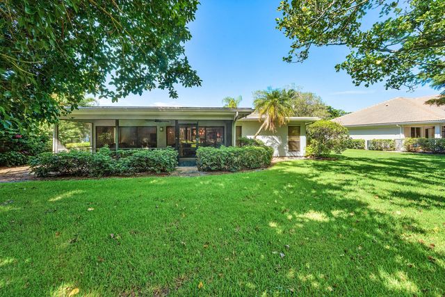 6387 Eastpointe Pines Street, Palm Beach Gardens, FL 33418