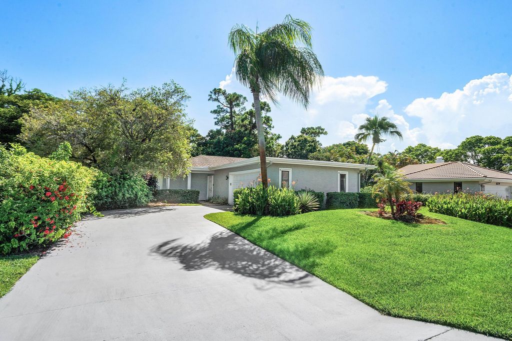 6387 Eastpointe Pines Street, Palm Beach Gardens, FL 33418