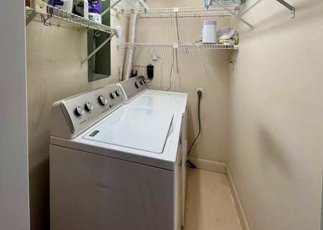 210 Nahanton St 522, Newton, MA 02459