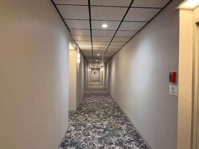 210 Nahanton St 522, Newton, MA 02459