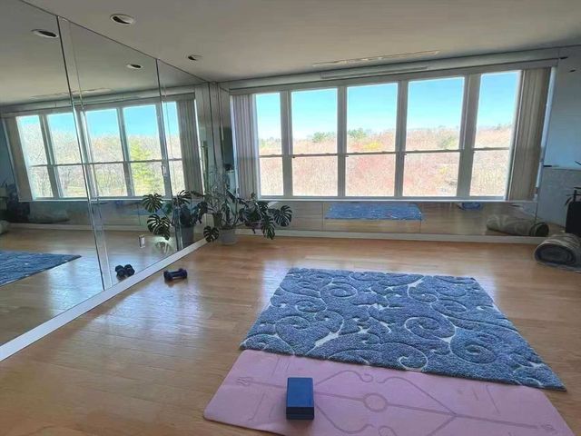 210 Nahanton St 522, Newton, MA 02459