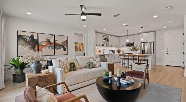 500 E Rivulon Boulevard C1, Gilbert, AZ 85295