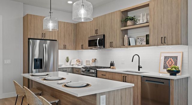 500 E Rivulon Boulevard C1, Gilbert, AZ 85295