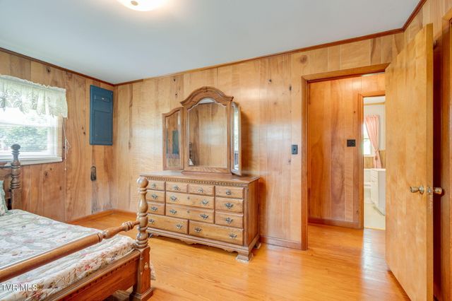 323 Booher Lane, Bristol, TN 37620