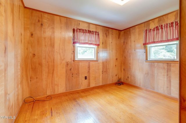 323 Booher Lane, Bristol, TN 37620