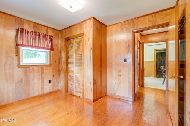 323 Booher Lane, Bristol, TN 37620