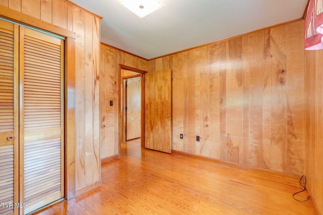 323 Booher Lane, Bristol, TN 37620