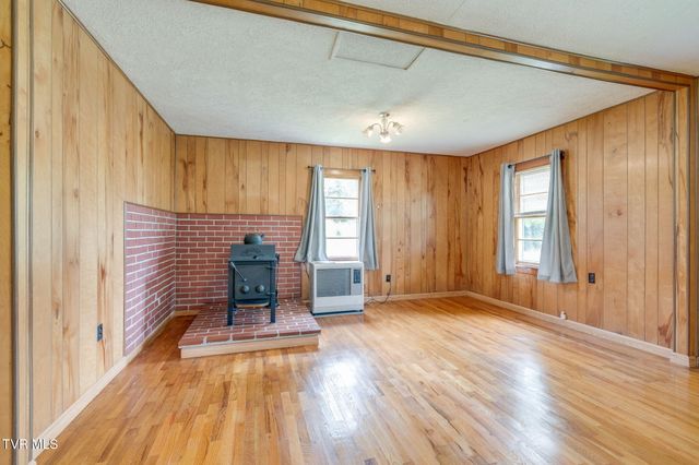 323 Booher Lane, Bristol, TN 37620
