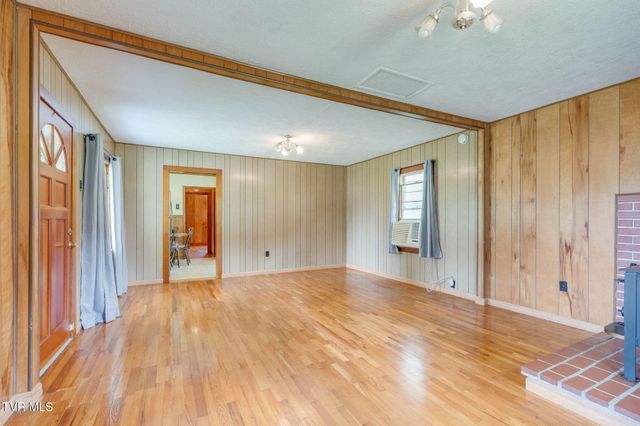 323 Booher Lane, Bristol, TN 37620