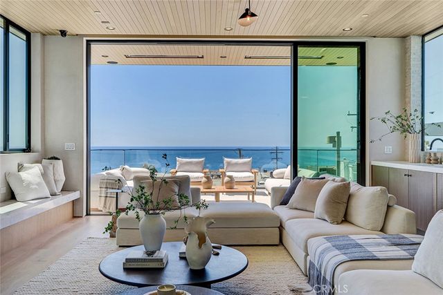 1404 Manhattan, Manhattan Beach, CA 90266