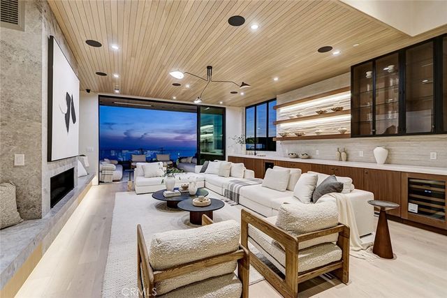 1404 Manhattan, Manhattan Beach, CA 90266