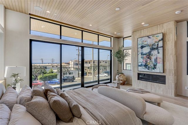1404 Manhattan, Manhattan Beach, CA 90266