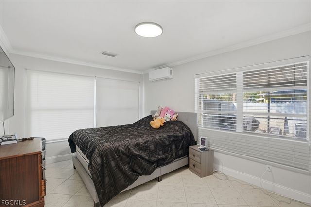 1870 Queen CT, North Fort Myers, FL 33917