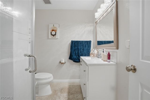 1870 Queen CT, North Fort Myers, FL 33917