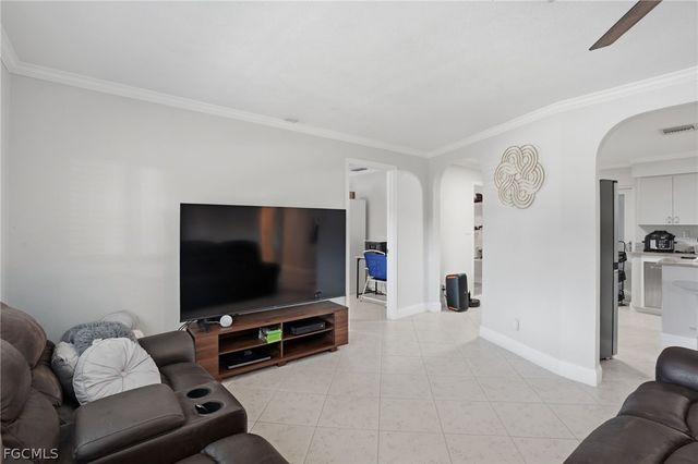 1870 Queen CT, North Fort Myers, FL 33917