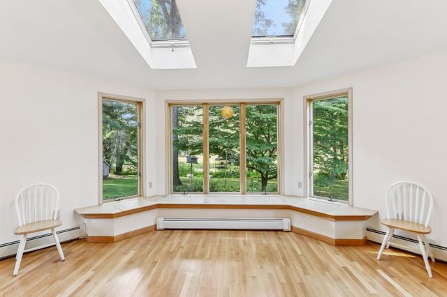 36 Boeske Ave, Maynard, MA 01754