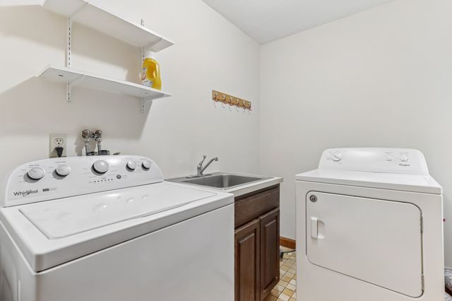 36 Boeske Ave, Maynard, MA 01754