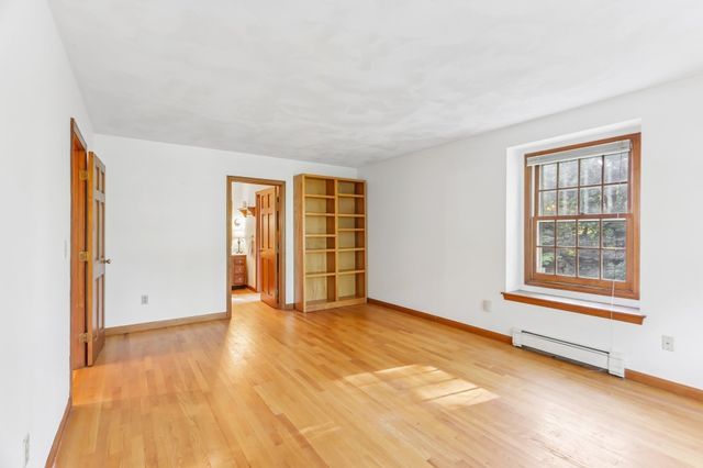 36 Boeske Ave, Maynard, MA 01754
