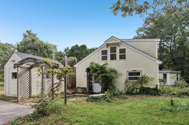 36 Boeske Ave, Maynard, MA 01754