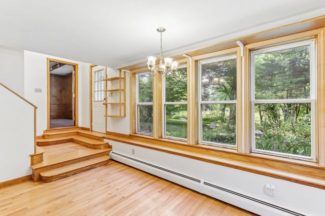 36 Boeske Ave, Maynard, MA 01754