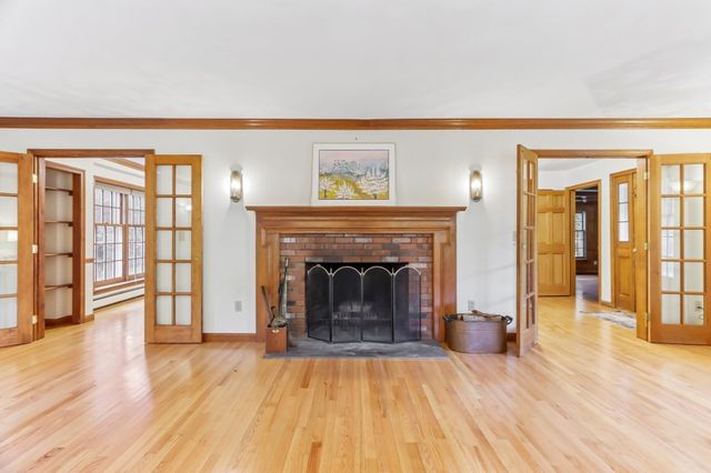 36 Boeske Ave, Maynard, MA 01754