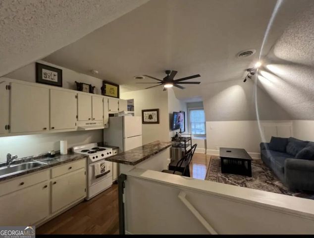 490 N Pine Hill Road, Griffin, GA 30223