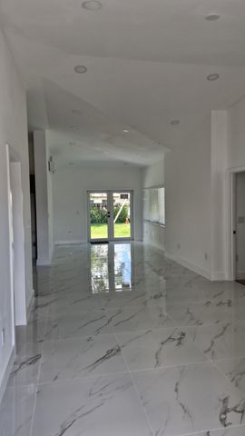 111 NE 45 Street, Oakland Park, FL 33334