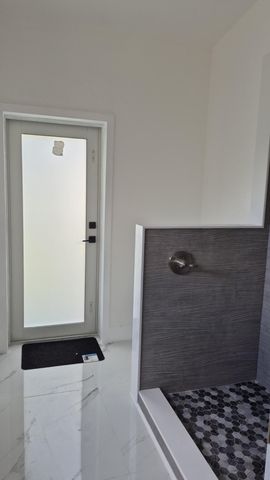 111 NE 45 Street, Oakland Park, FL 33334