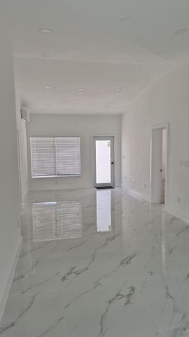 111 NE 45 Street, Oakland Park, FL 33334