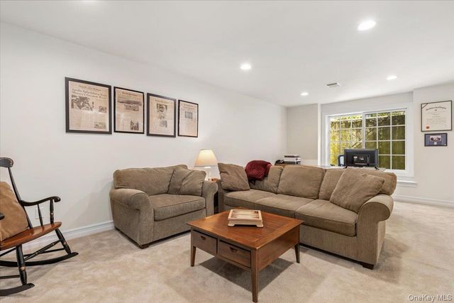 30 Hidden Ridge Court, Scarsdale, NY 10583