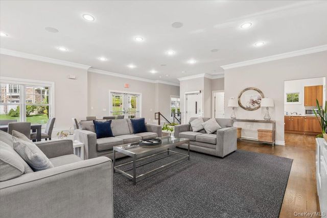 30 Hidden Ridge Court, Scarsdale, NY 10583
