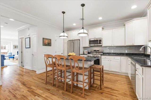 30 Hidden Ridge Court, Scarsdale, NY 10583