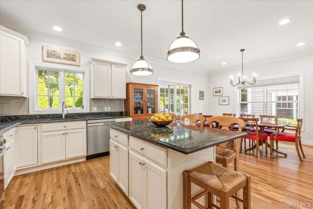 30 Hidden Ridge Court, Scarsdale, NY 10583