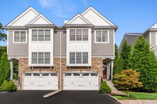 30 Hidden Ridge Court, Scarsdale, NY 10583