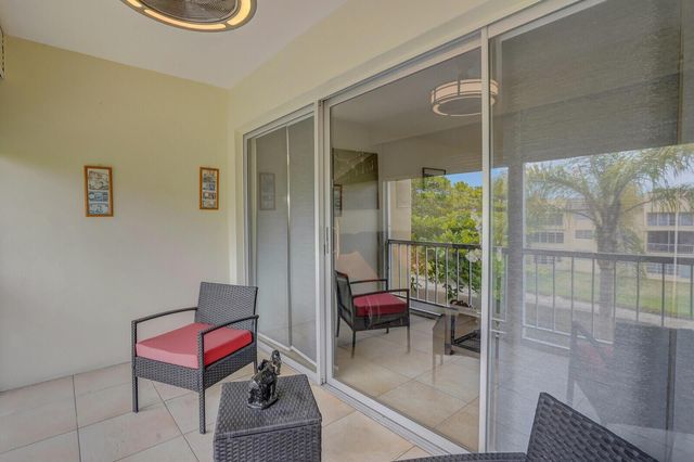 5830 NW 64th Avenue 310, Tamarac, FL 33319