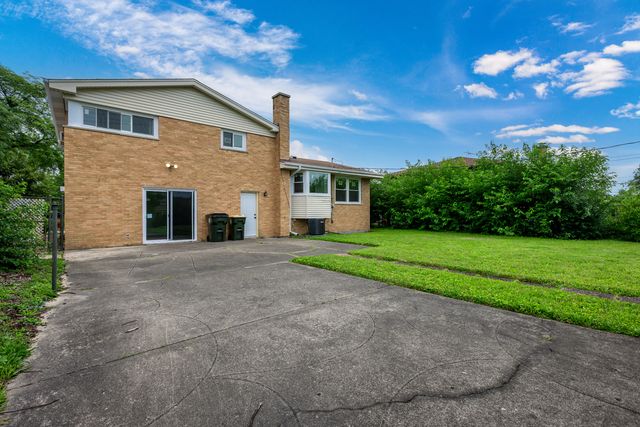 7745 Beckwith Road, Morton Grove, IL 60053