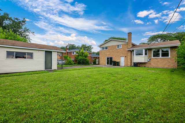 7745 Beckwith Road, Morton Grove, IL 60053